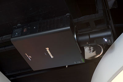 爱上松下，爱上ET-D75LE90C超短焦镜头