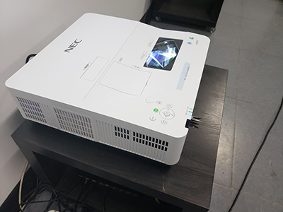 抗疫之余 勿忘视力 NEC教你如何选择教育投影机