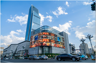 艾比森又一个裸眼3D户外广告屏案例,让人忍不住看了又看