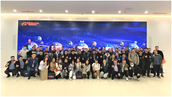 “屏钉天下,会见未来”,TCL商用×钉钉共建渠道合作新格局