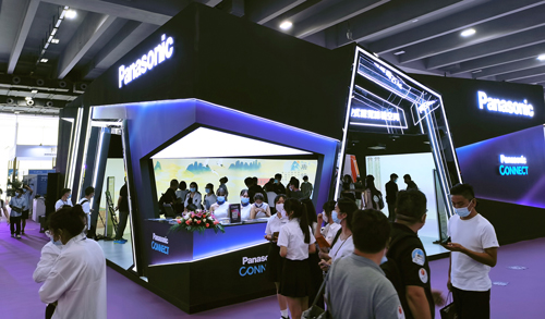 元宇宙博览会观众沦陷在松下三大沉浸式光影空间