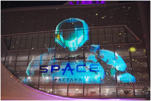 ​ 松下系统工程投影机为泰国芭提雅格兰德中心大酒店打造出令人惊叹的楼体投影秀